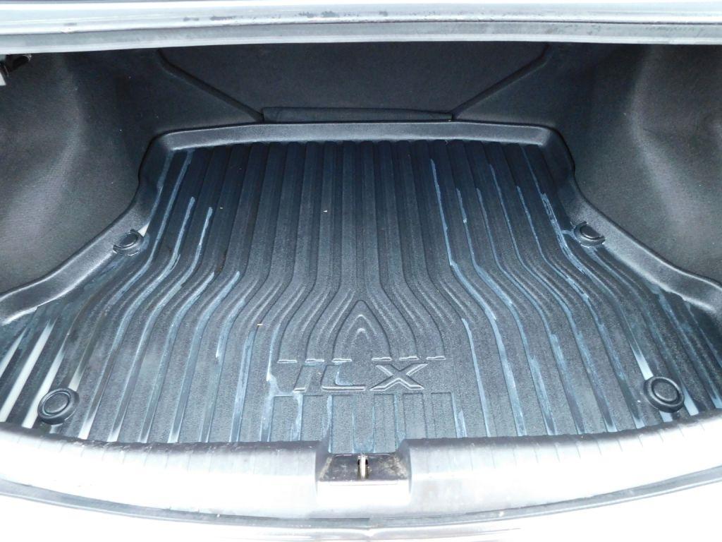Acura ILX 5-Spd AT w/ Technology Package 2013