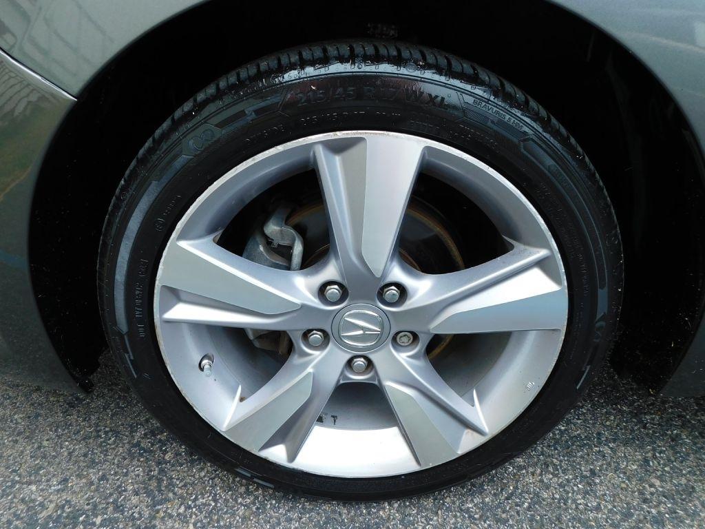 Acura ILX 5-Spd AT w/ Technology Package 2013