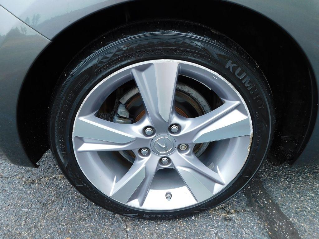 Acura ILX 5-Spd AT w/ Technology Package 2013