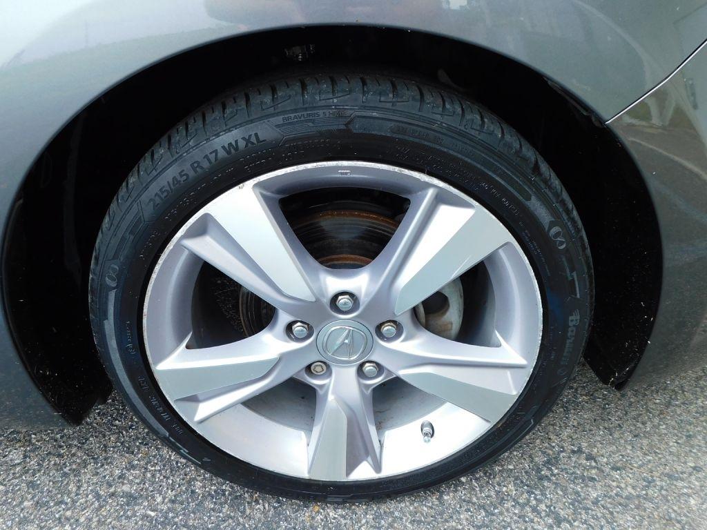 Acura ILX 5-Spd AT w/ Technology Package 2013