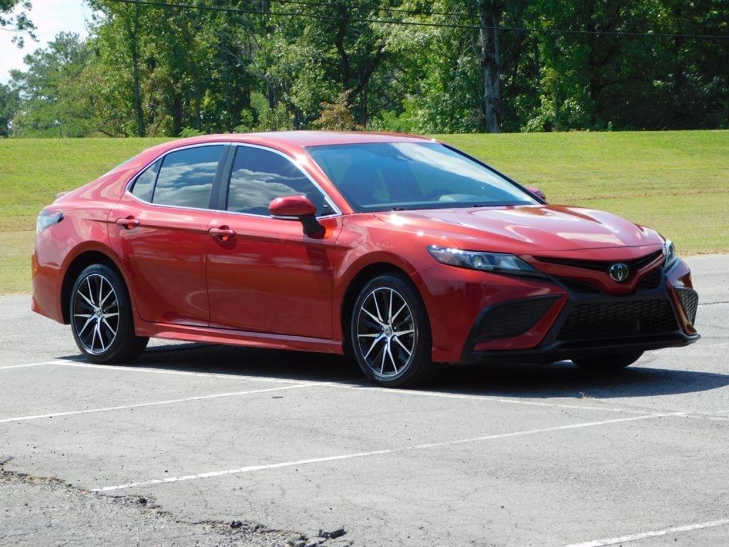 Toyota Camry SE 2023
