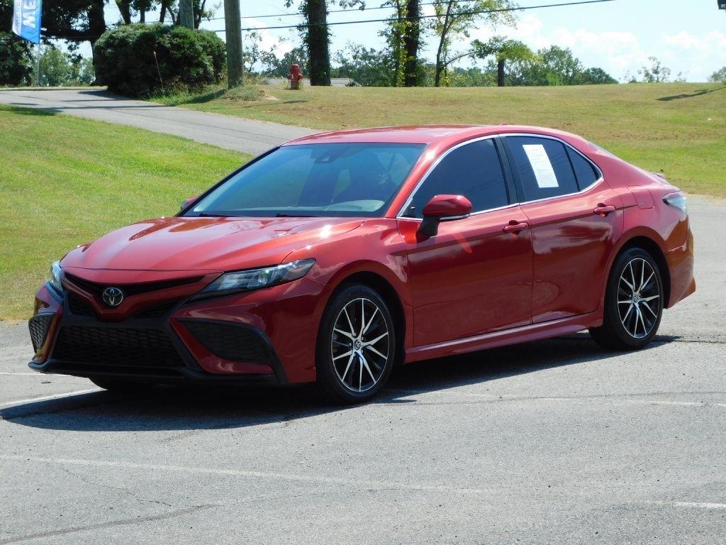 Toyota Camry SE 2023