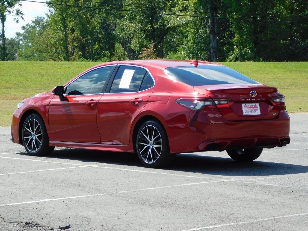 Toyota Camry SE 2023