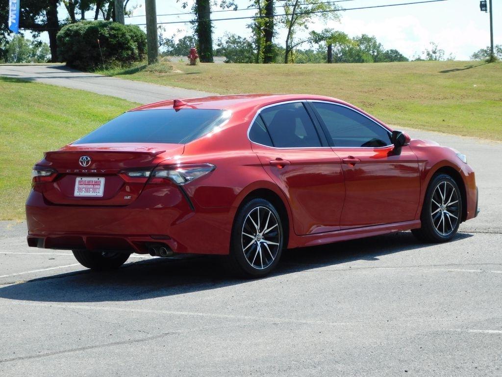 Toyota Camry SE 2023