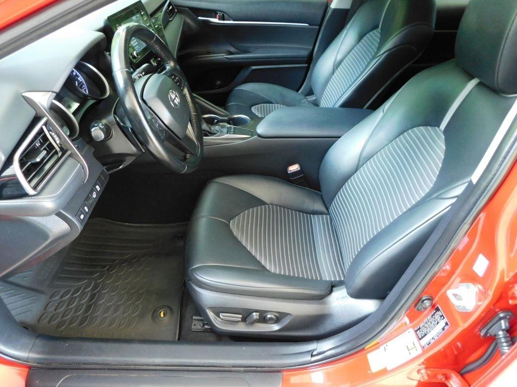 Toyota Camry SE 2023