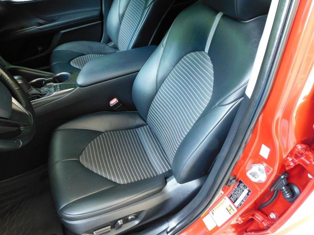 Toyota Camry SE 2023