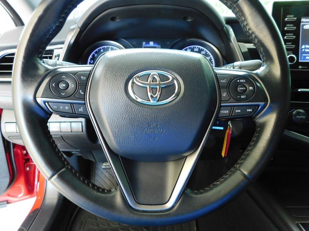 Toyota Camry SE 2023