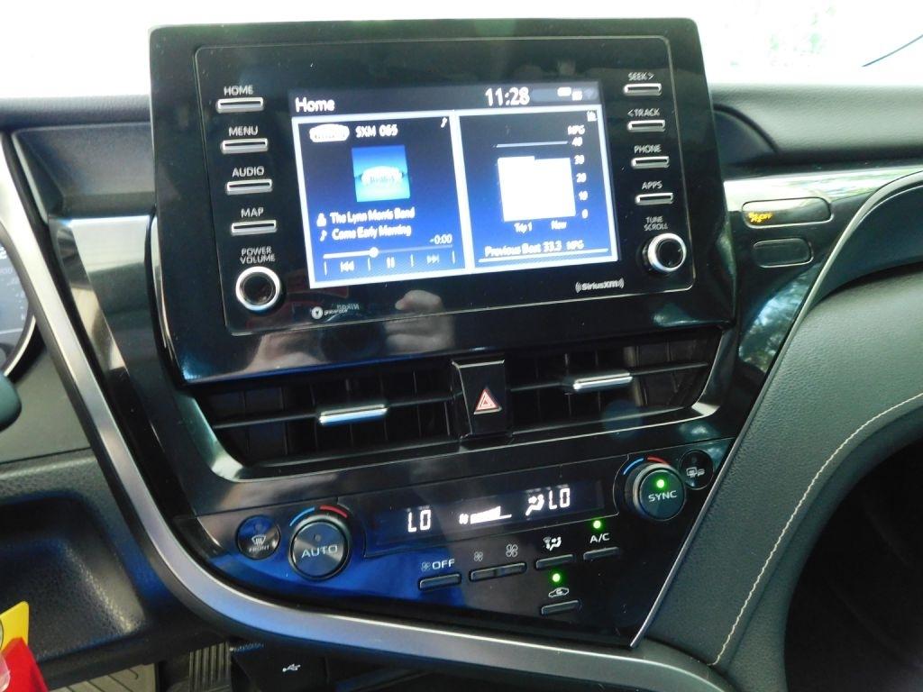 Toyota Camry SE 2023