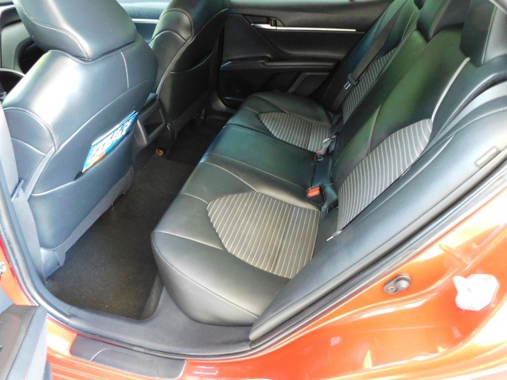 Toyota Camry SE 2023