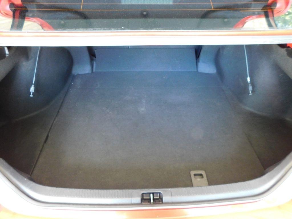 Toyota Camry SE 2023