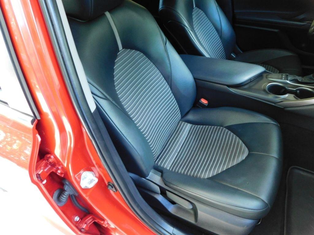 Toyota Camry SE 2023