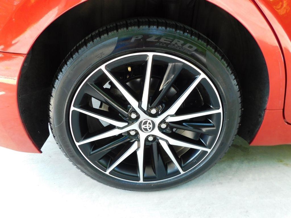 Toyota Camry SE 2023