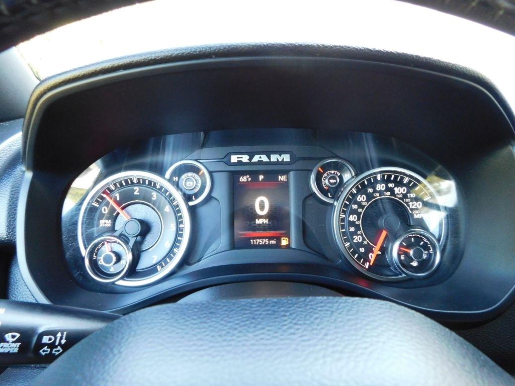 RAM 1500 Big Horn Crew Cab SWB 2WD 2022