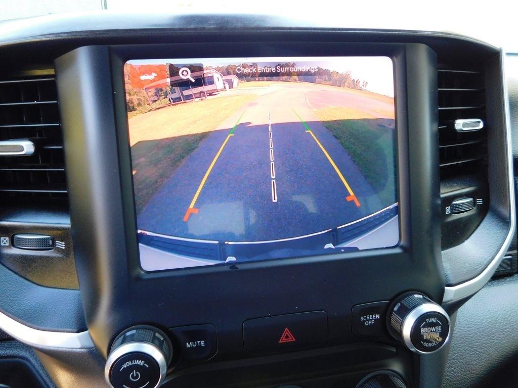RAM 1500 Big Horn Crew Cab SWB 2WD 2022