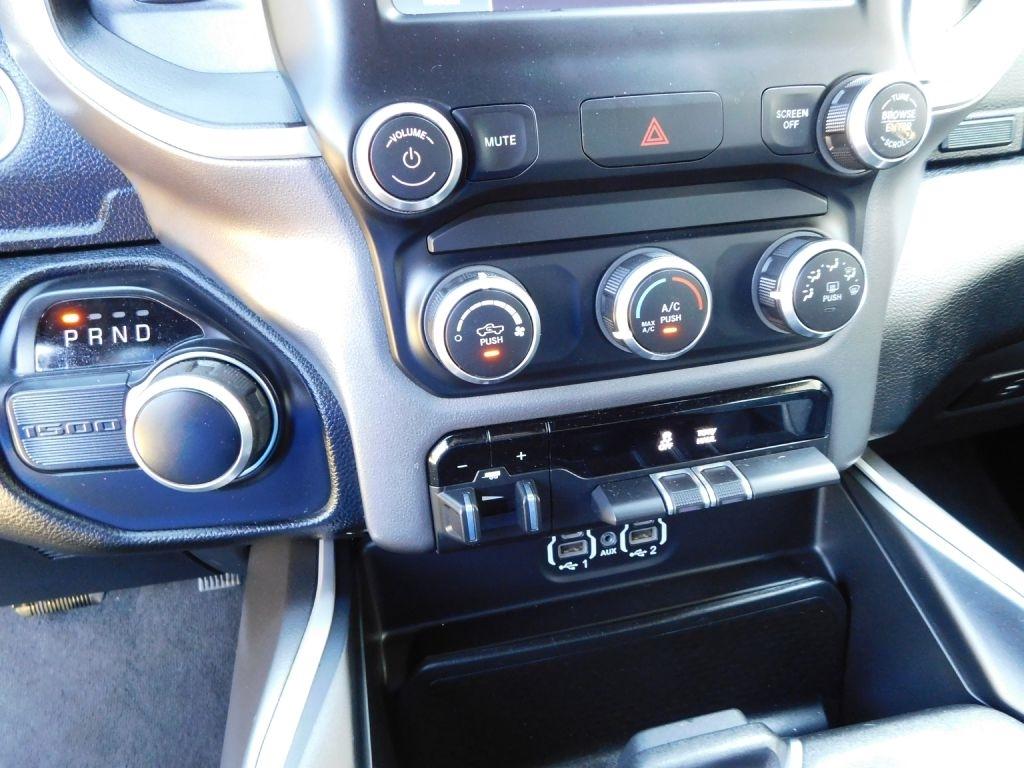 RAM 1500 Big Horn Crew Cab SWB 2WD 2022