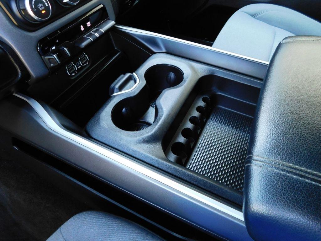RAM 1500 Big Horn Crew Cab SWB 2WD 2022