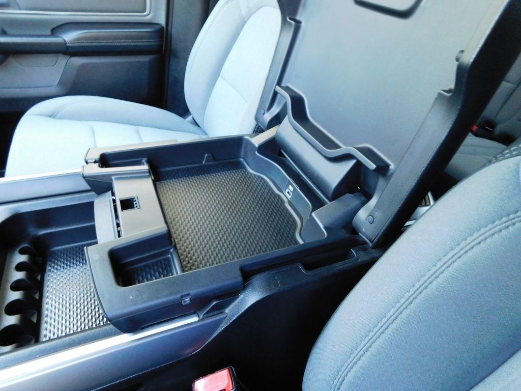 RAM 1500 Big Horn Crew Cab SWB 2WD 2022
