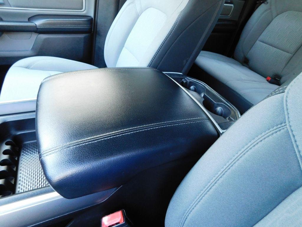 RAM 1500 Big Horn Crew Cab SWB 2WD 2022