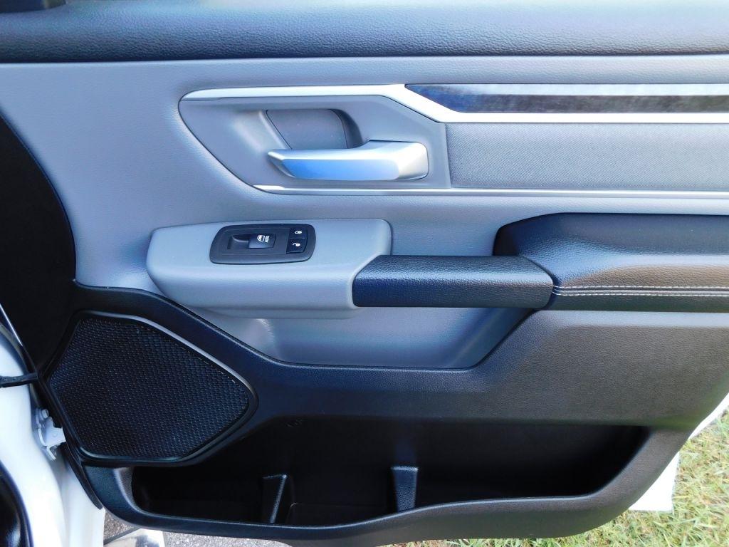 RAM 1500 Big Horn Crew Cab SWB 2WD 2022
