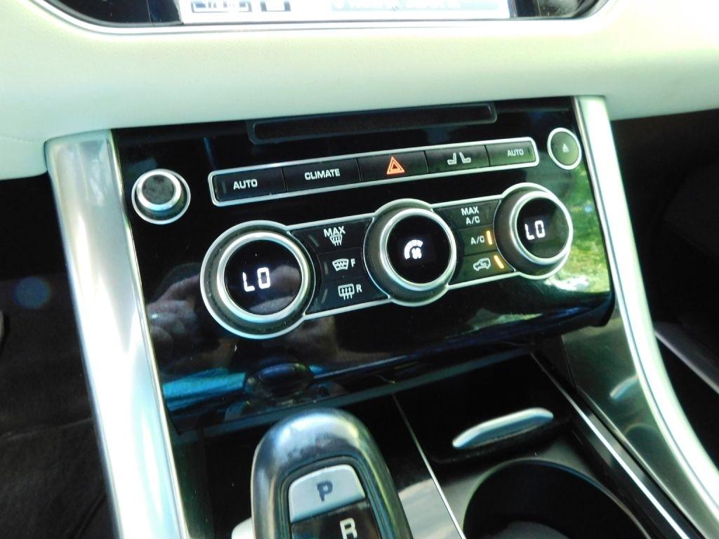 Land Rover Range Rover Sport 3.0L V6 Supercharged SE 2014