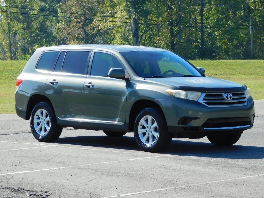Toyota Highlander Base 2WD I4 2012