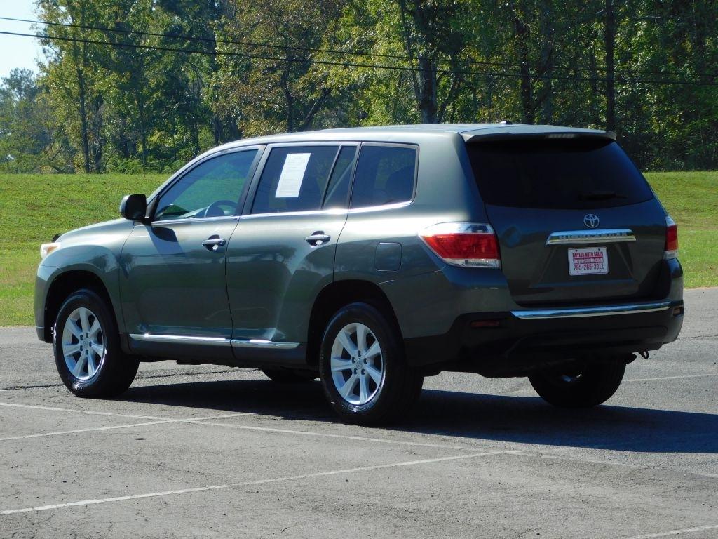 Toyota Highlander Base 2WD I4 2012