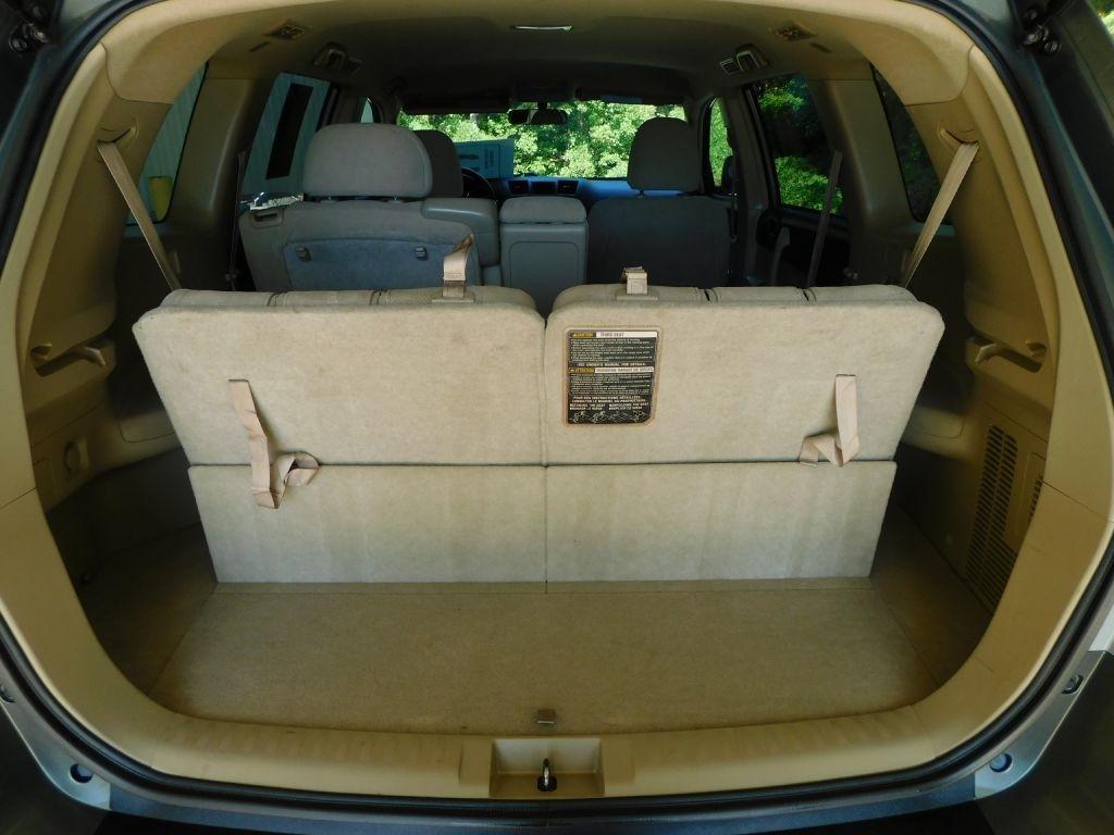 Toyota Highlander Base 2WD I4 2012
