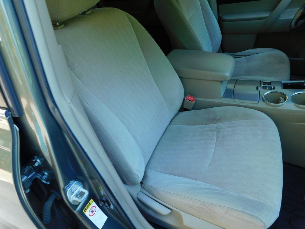 Toyota Highlander Base 2WD I4 2012