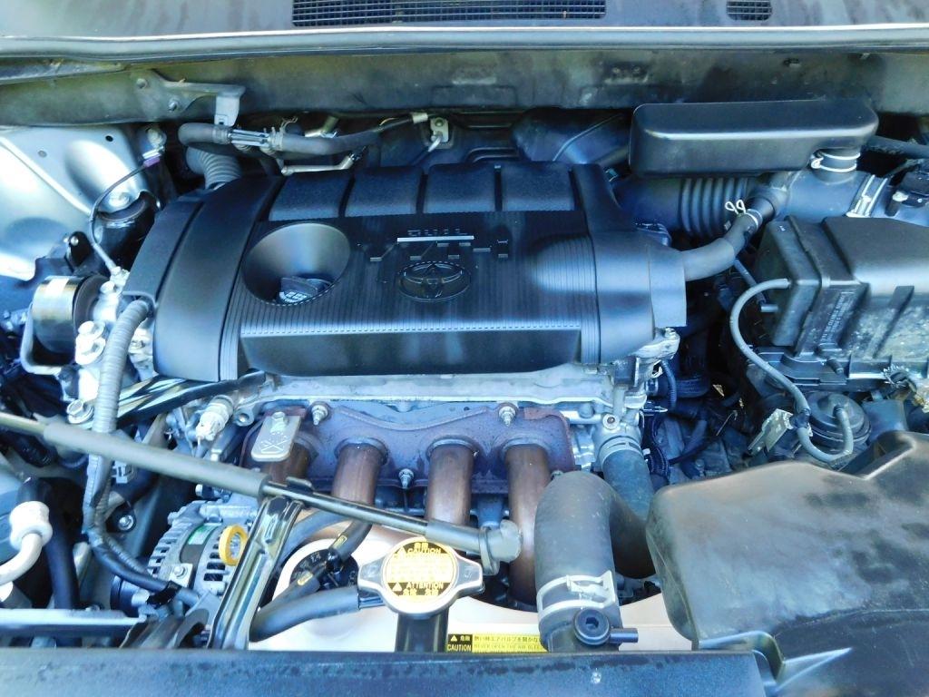 Toyota Highlander Base 2WD I4 2012
