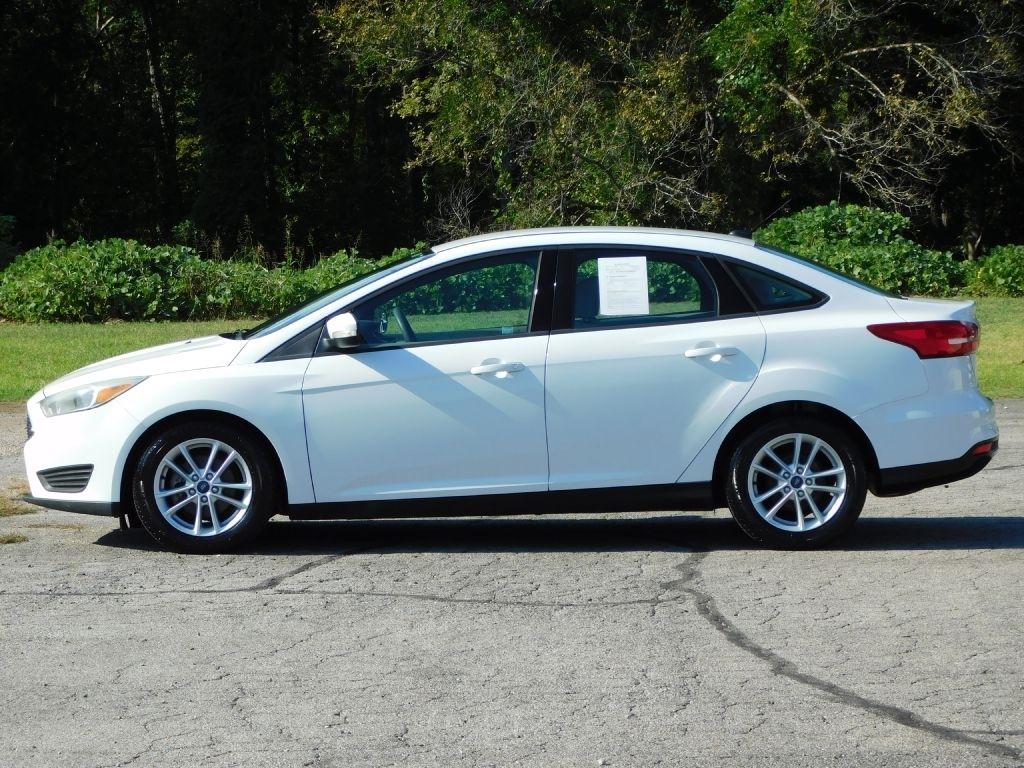 Ford Focus SE Sedan 2016