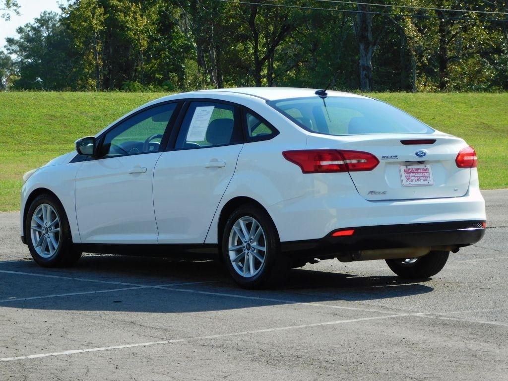 Ford Focus SE Sedan 2016