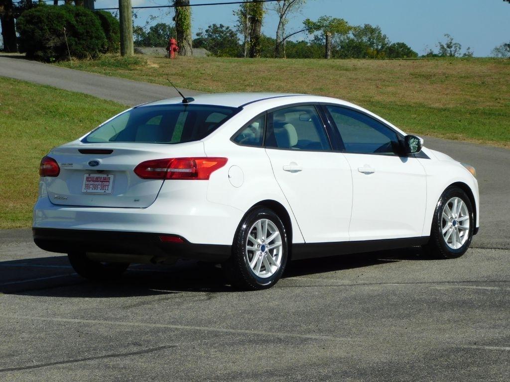 Ford Focus SE Sedan 2016