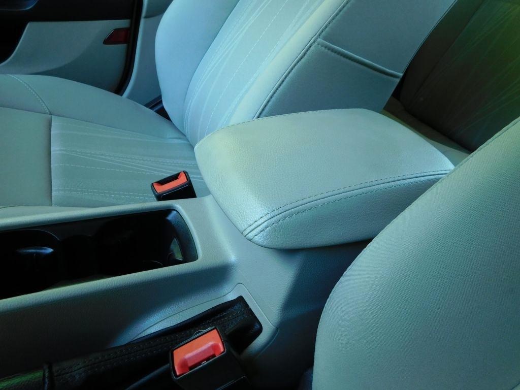 Ford Focus SE Sedan 2016