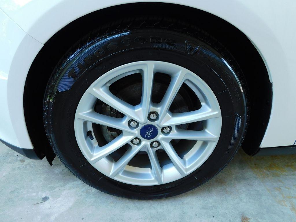 Ford Focus SE Sedan 2016