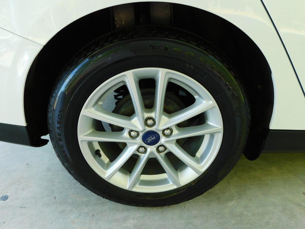 Ford Focus SE Sedan 2016