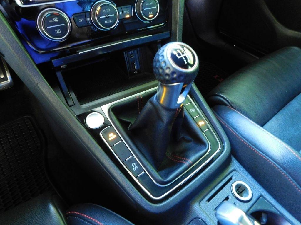Volkswagen Golf GTI Autobahn 6M 4-Door 2018