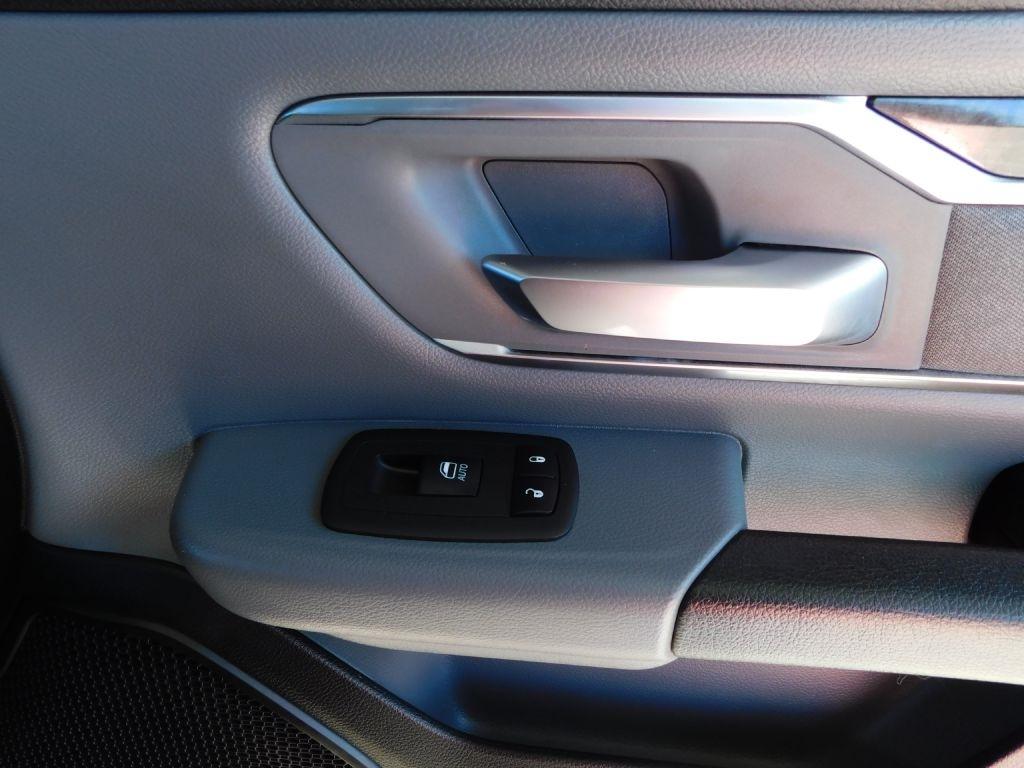 RAM 1500 Big Horn Crew Cab SWB 4WD 2019
