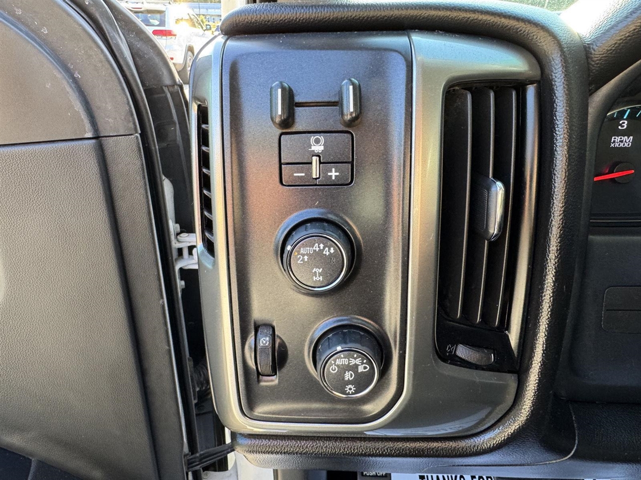 Chevrolet Silverado 1500 LT Crew Cab 4WD 2018