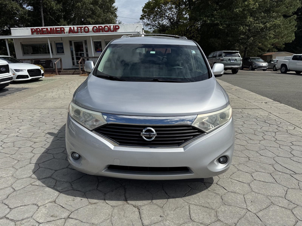 2013 Nissan Quest SL photo 11