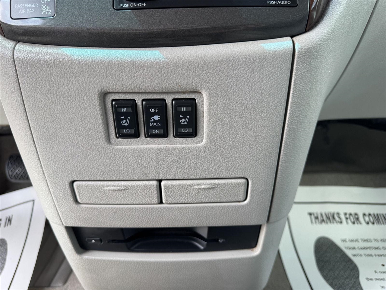 2013 Nissan Quest SL photo 16