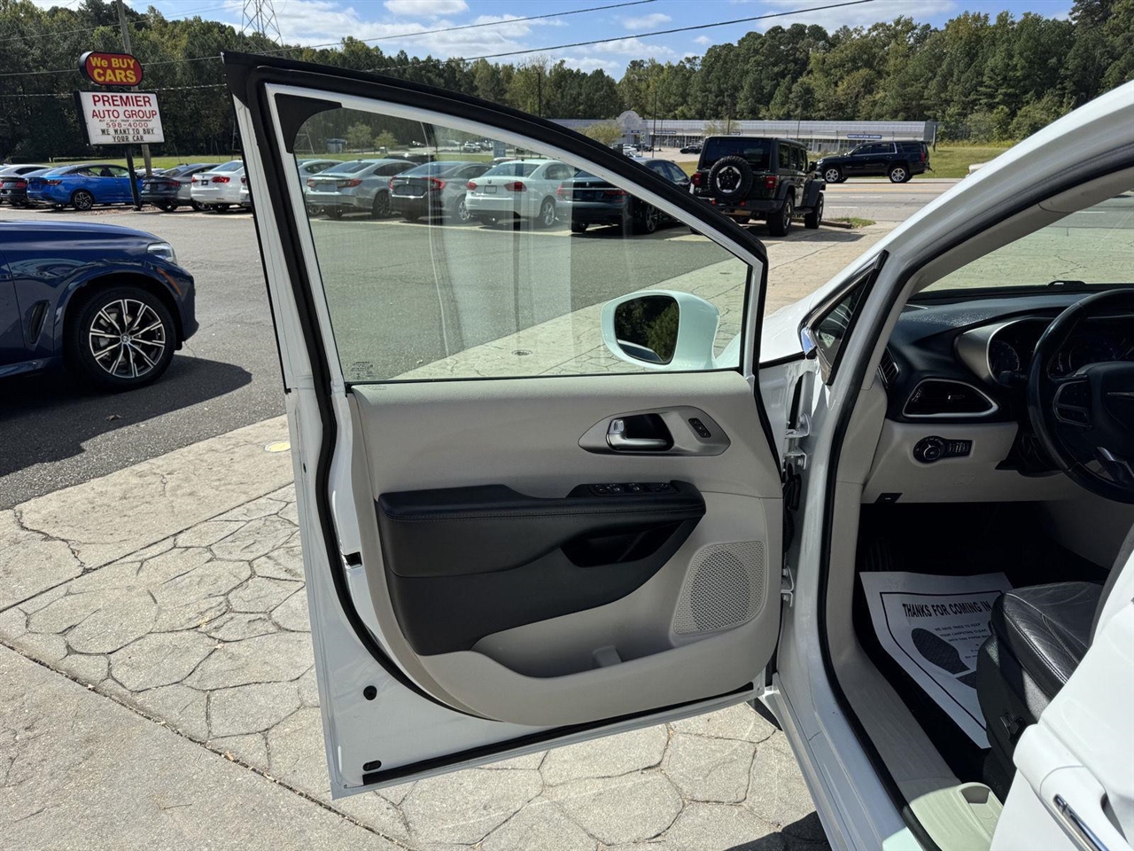 2020 Chrysler Pacifica Touring Plus photo 5