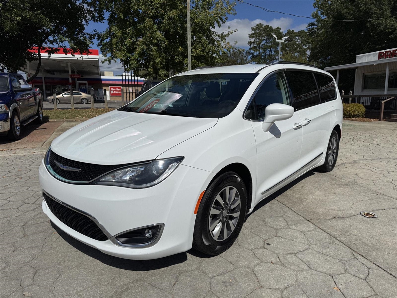 2020 Chrysler Pacifica Touring Plus photo 9