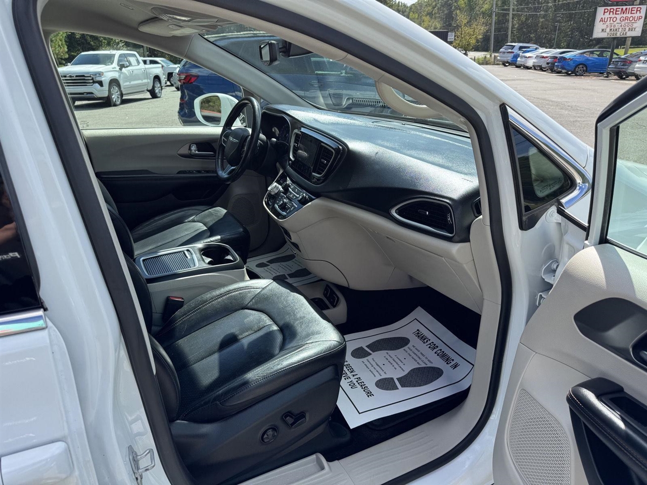 2020 Chrysler Pacifica Touring Plus photo 17