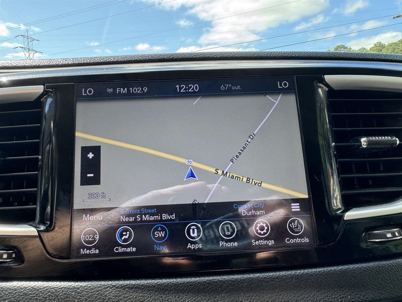 2020 Chrysler Pacifica Touring Plus photo 21