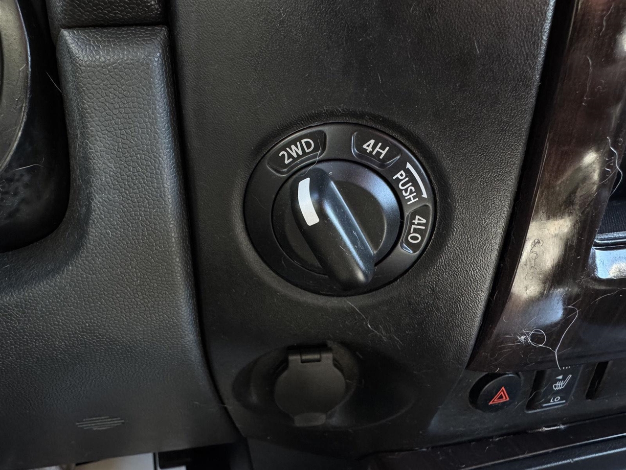 Nissan Titan SL Crew Cab 4WD 2014
