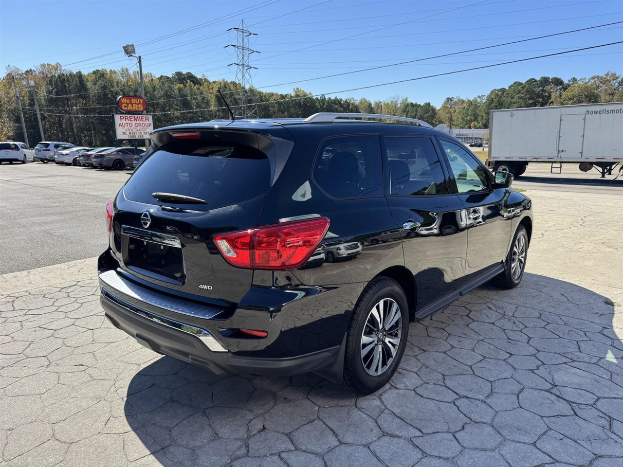 Nissan Pathfinder S 4WD 2017