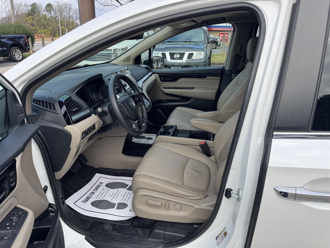 2021 Honda Odyssey Touring photo 3