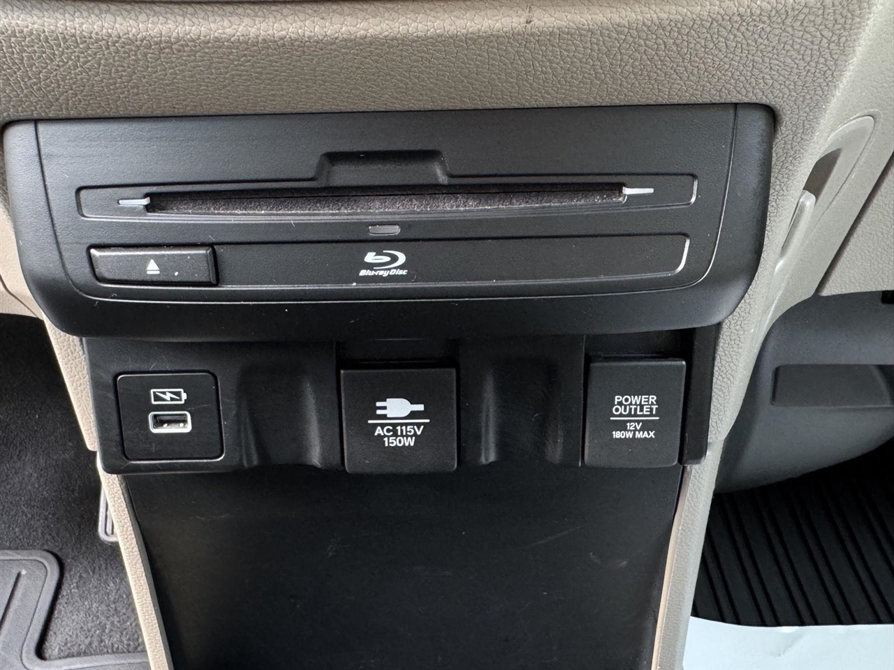 2021 Honda Odyssey Touring photo 2