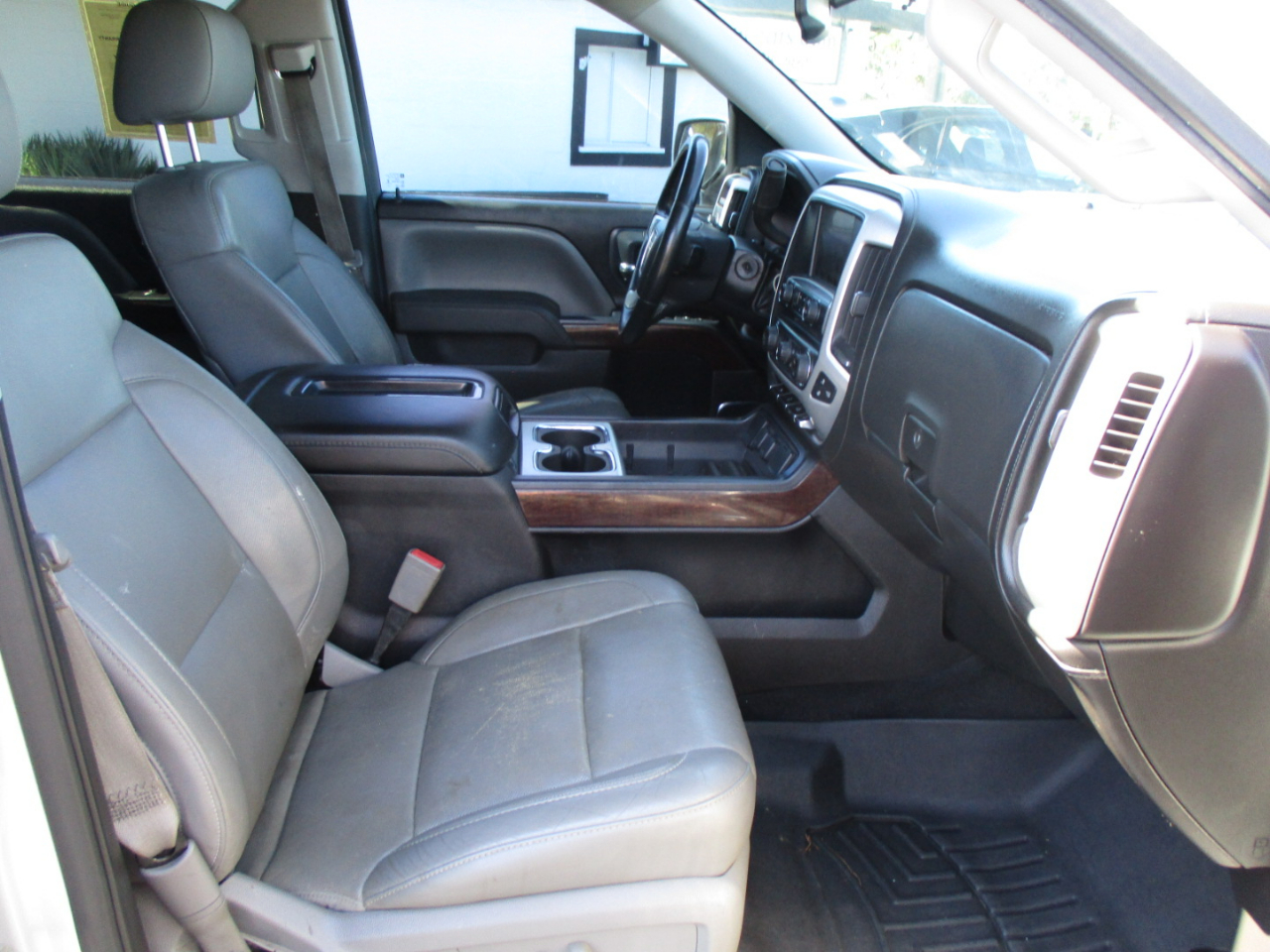 GMC Sierra 1500 4WD Crew Cab 143.5" SLT 2014 GMC Sierra 1500 4WD Crew Cab 143.5" SLT 2014