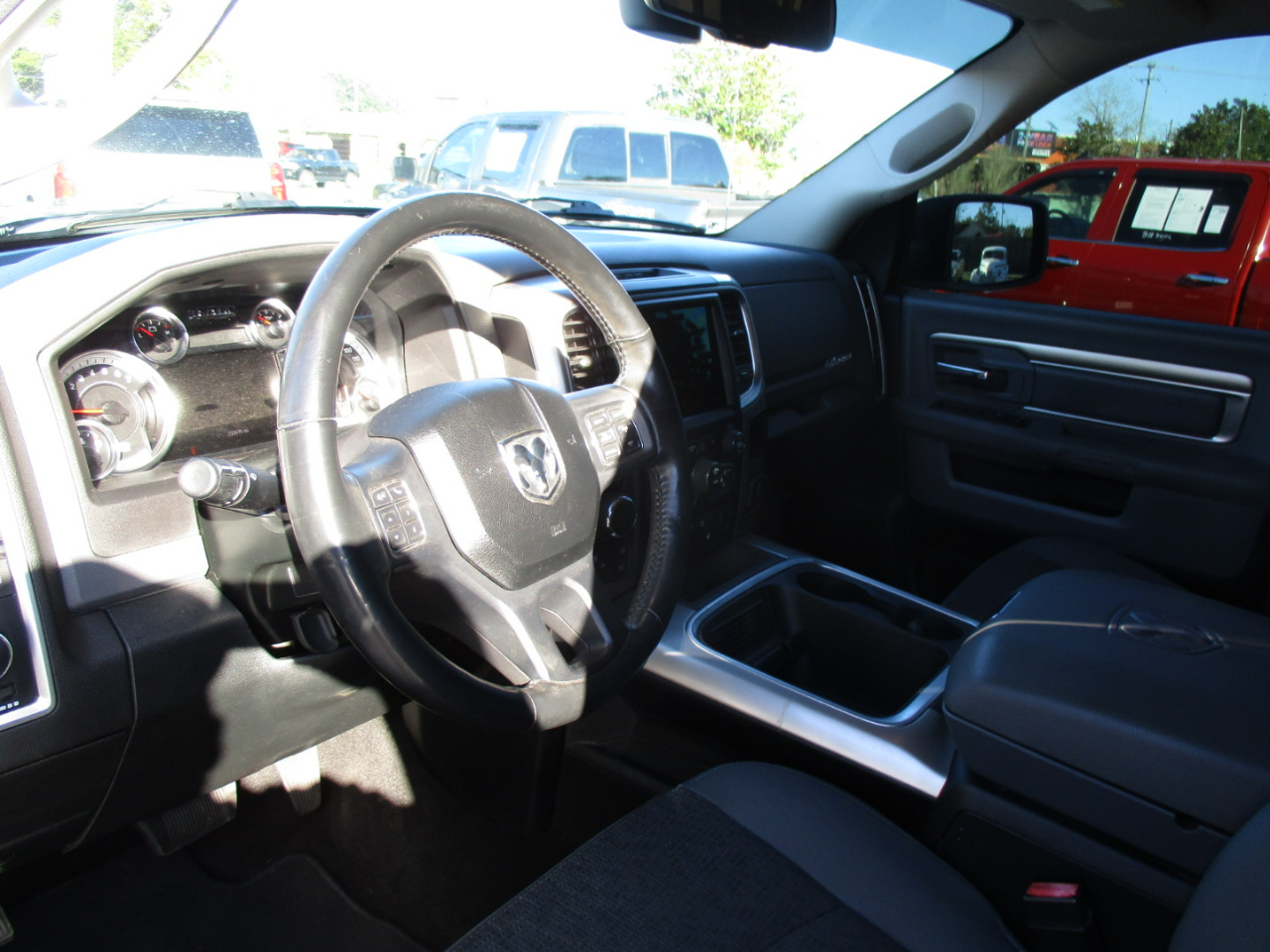 RAM 1500 Big Horn 4x4 Crew Cab 5'7" Box 2018